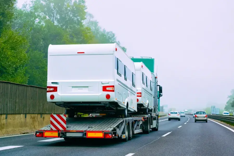 The Role Of Long Distance Towing In Emergency Situations Miami, FL