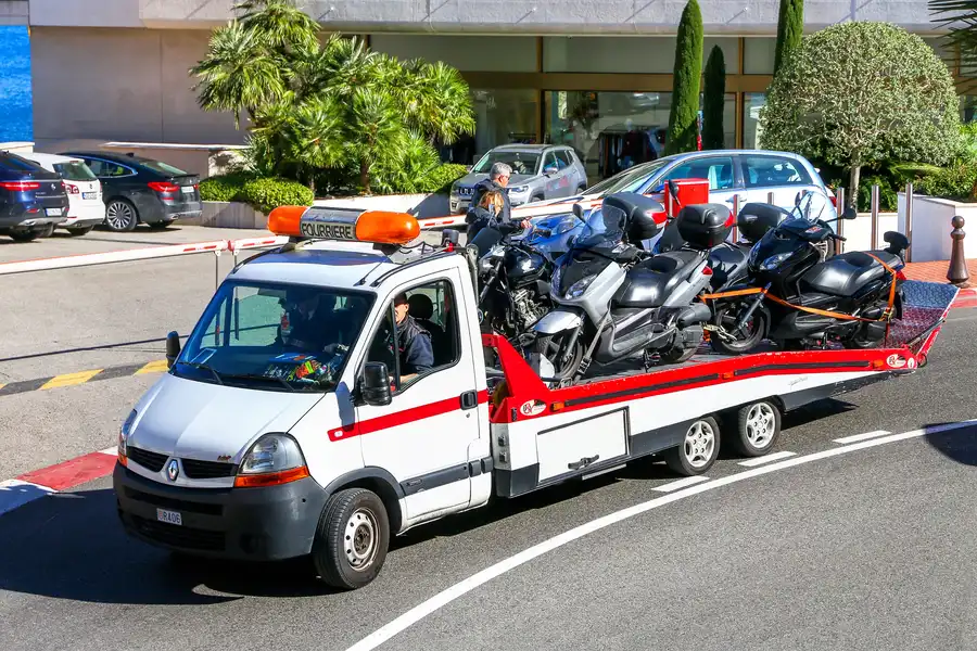 The Role Of Motorcycle Towing In Emergency Breakdown Assistance Miami, FL